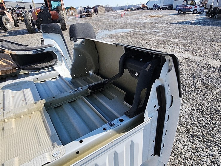 24-chevy-truck-bed-8'-silveradolt,-white,-lites,-bumper-(proceeds-donated-to-charity)-image-10