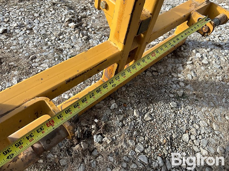 value-eng-3-pt-receiver-hitch-attachment/head-carrier-image-11