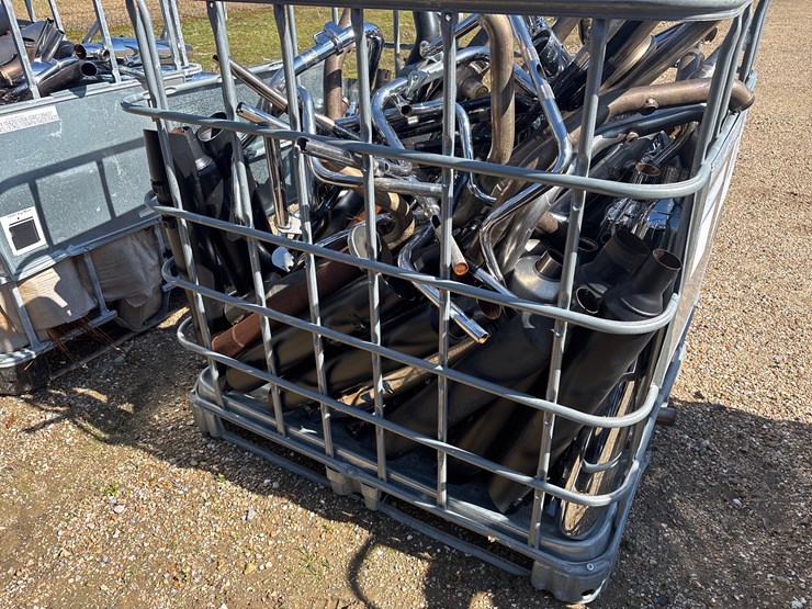 #32926-•-container-of-harley-davidson-exhaust-and-handle-bars-image-2