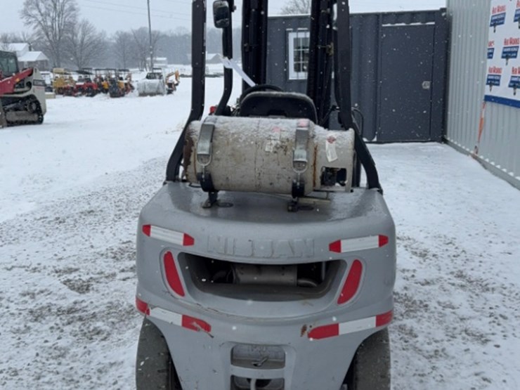 nissan-model-60-sn#-f811013-15,237hrs-40"-forks-image-5