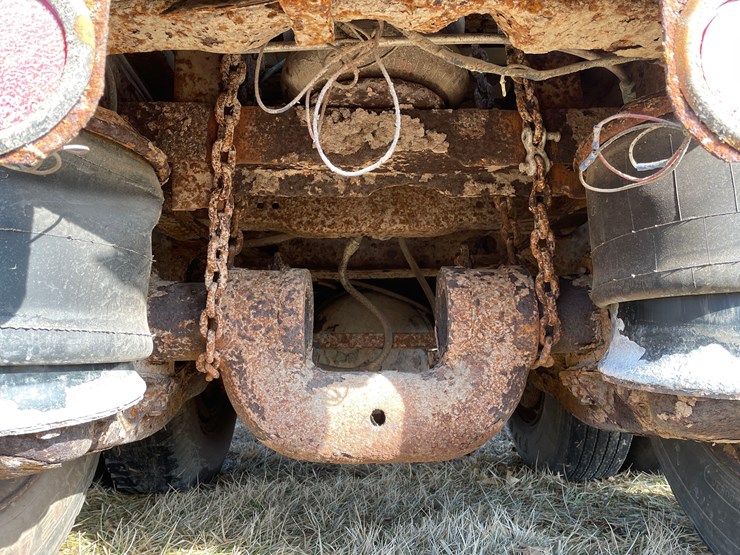 tag-#322,-1978-ih-grain-truck-image-14