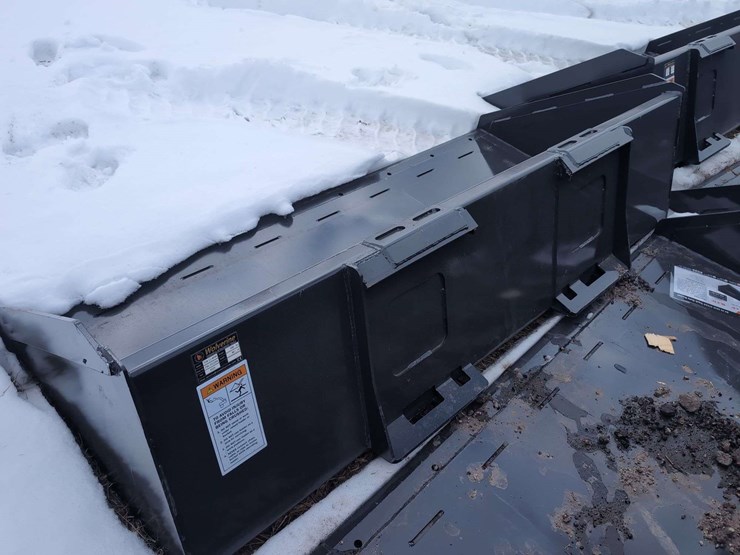 (1)-wolverine-84"-skid-steer-track-duty-bucket-tdb-11-84w-image-3
