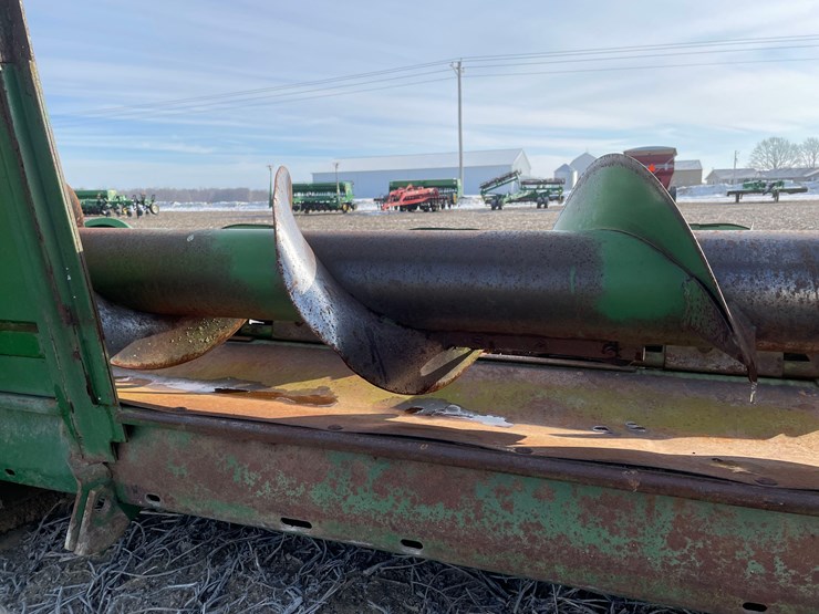 john-deere-630-image-17