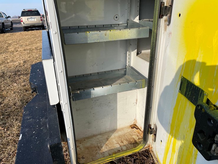 2006-chevrolet-2500-image-13