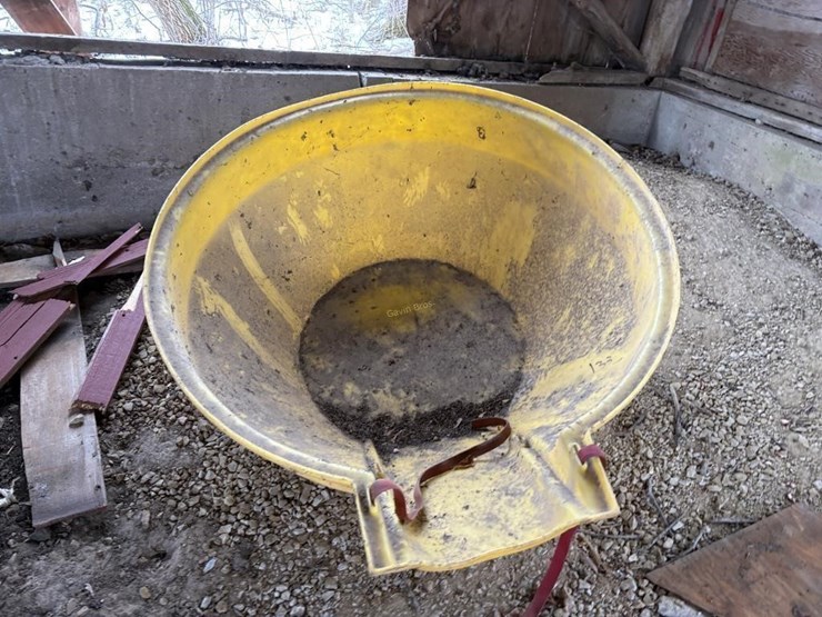 plastic-auger-hopper-image-2