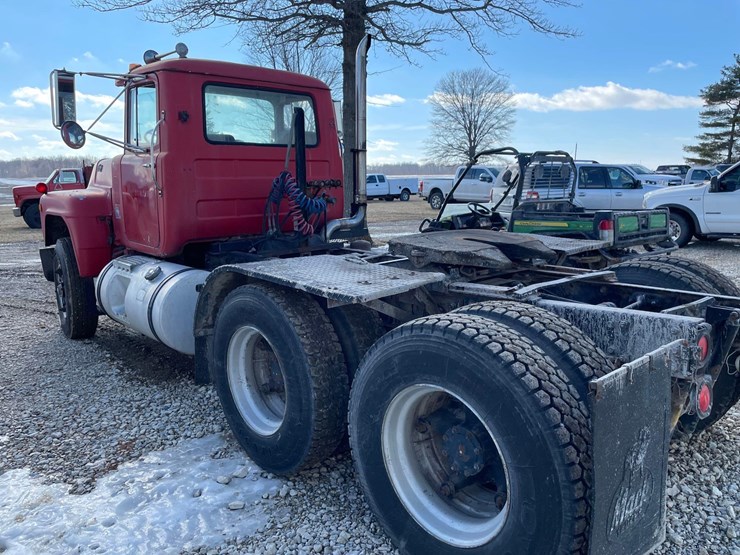 tag-#468,-1981-r-series-600-mack-semi-tractor-image-8