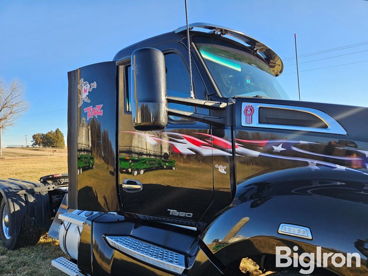 2014-kenworth-t680-image-18