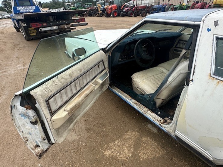 #22600-•-1978-ford-thunderbird-|-for-parts-&-repairs-only-image-21