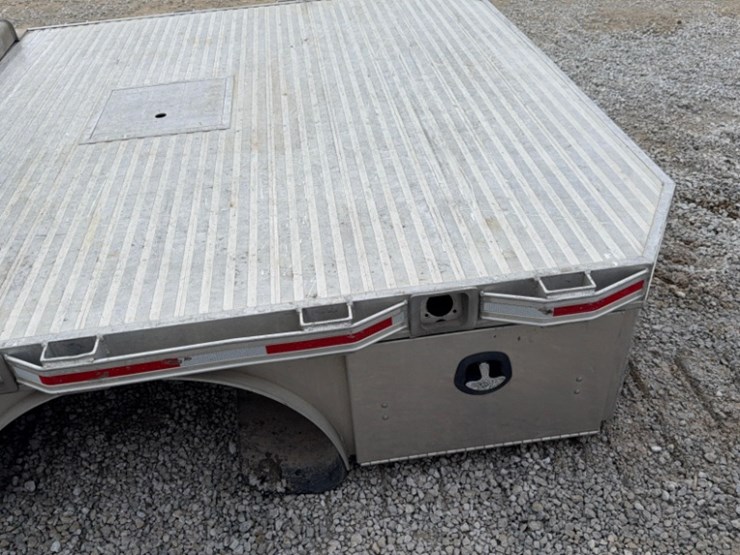 ale-martin-9'-aluminum-truck-bed-for-dually-image-6