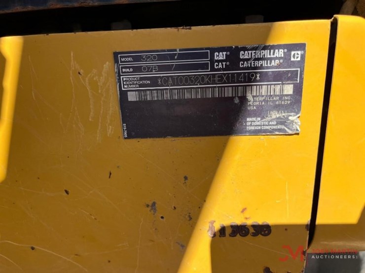 2019-caterpillar-320-image-26