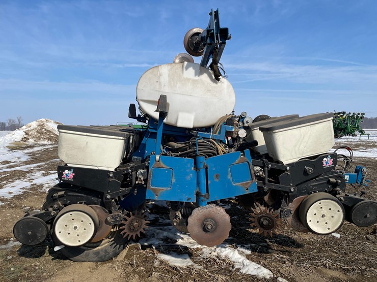 2008-kinze-3200-image-14