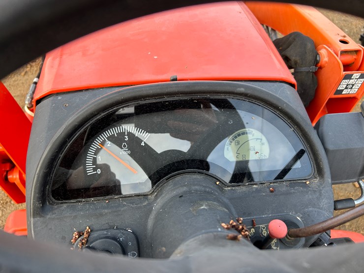 2013-kubota-bx2670-image-22