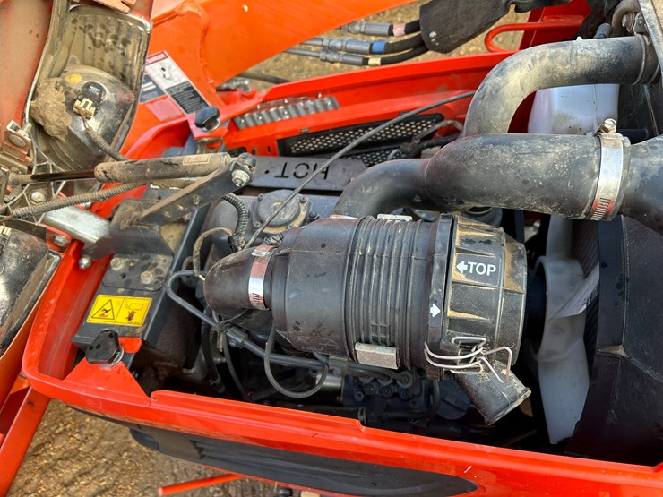 2013-kubota-bx2670-image-11