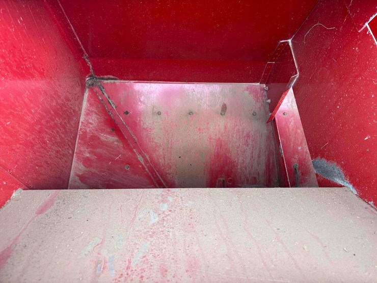 ji-case-8600-drill-image-19