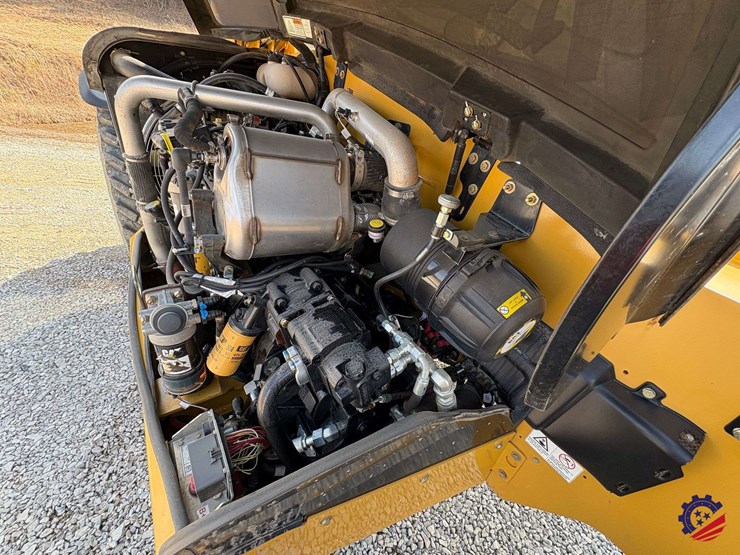 2019-caterpillar-tl642d-image-42