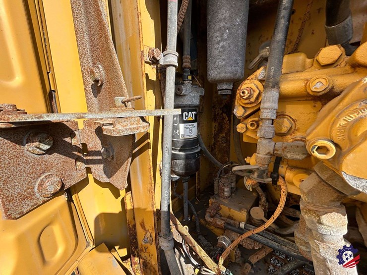 2017-caterpillar-318fl-image-78