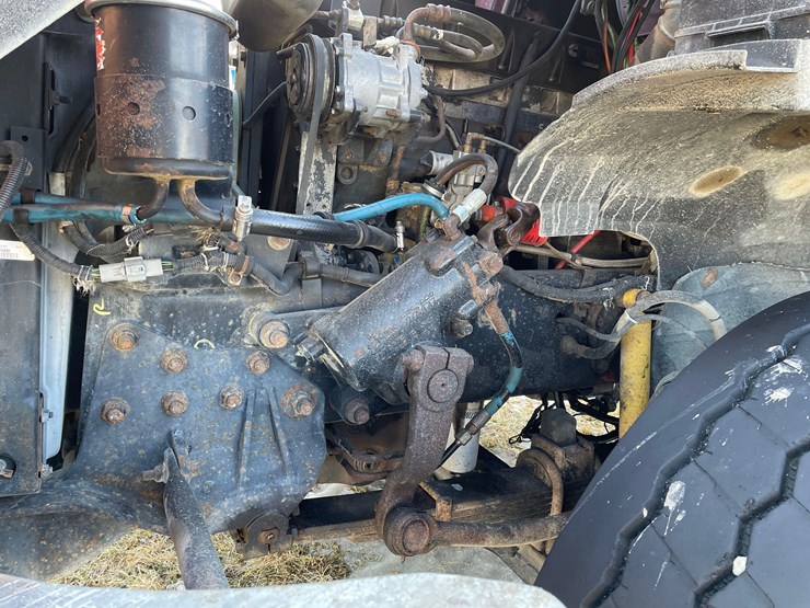 tag-#154,-2000-sterling-tri-axle-dump-truck-image-30