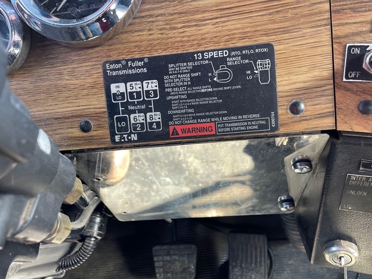 1996-western-star-4900-image-25