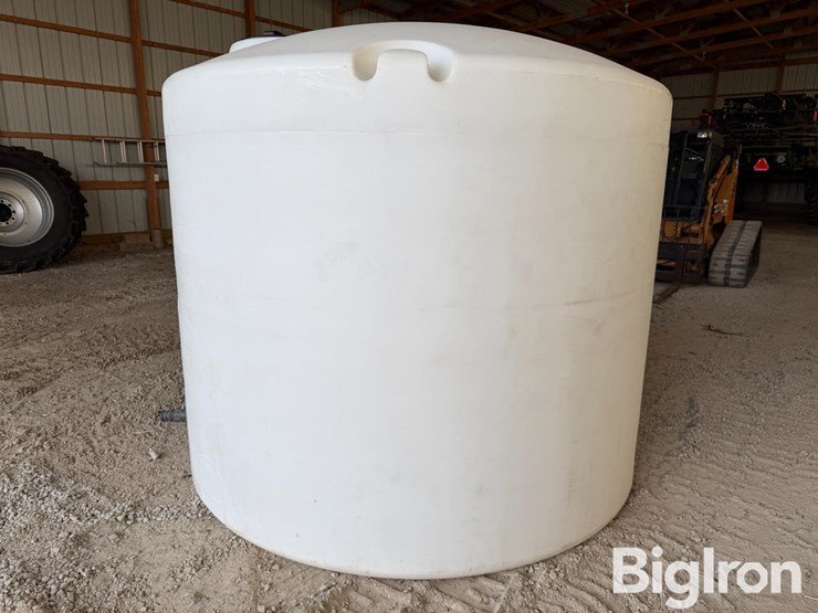ace-roto-mold-2000-gallon-poly-vertical-tank-image-7