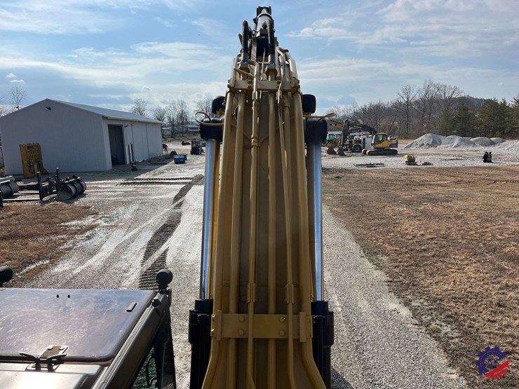 2018-caterpillar-326fl-image-80