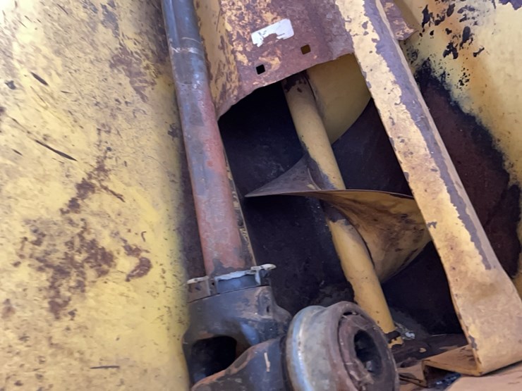 new-holland-355-image-10