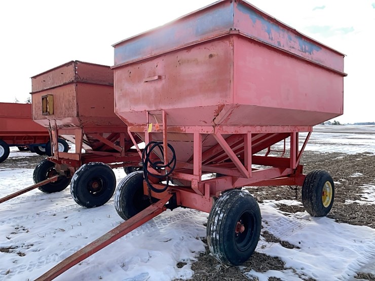 tag-#360,-gravity-wagon-w/gear-&-12'-seed-brush-auger-image-1