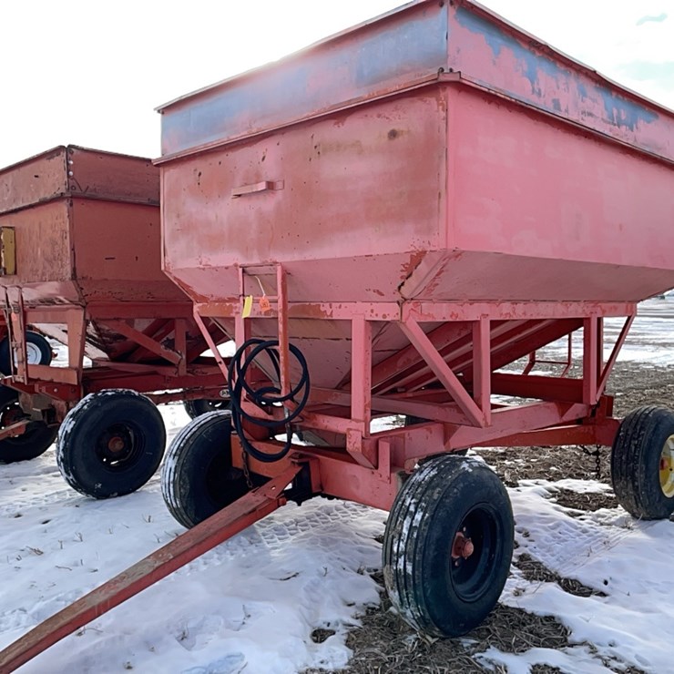 Tag #360, Gravity wagon w/gear & 12' seed brush auger