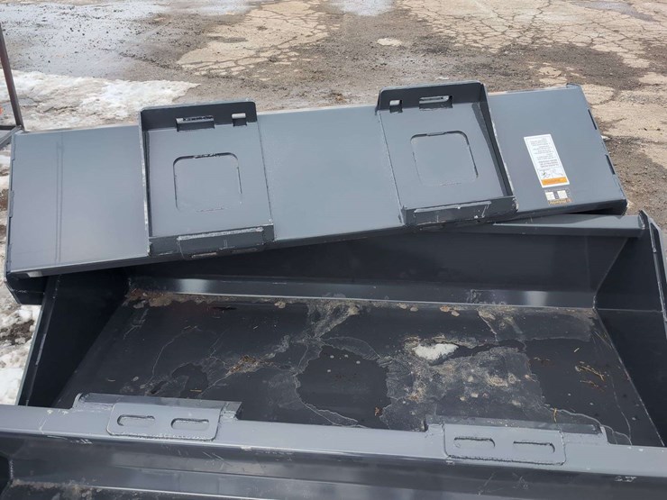 (1)-wolverine-78"-skid-steer-track-duty-bucket-tdb-11-78w-image-3