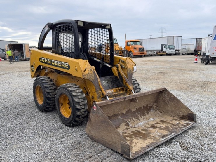 2005-john-deere-240-image-13