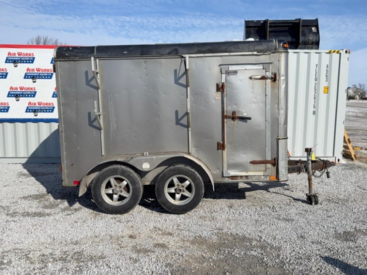united-cargo-10'-trailer-sn#56jte1022ea134773,-tandem-axle,-ladder-hooks-on-side-image-1