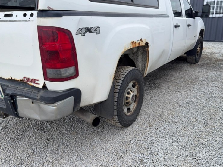 2014-gmc-2500-image-11