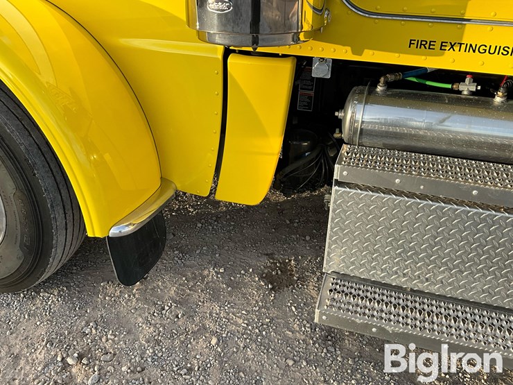 2024-peterbilt-389-image-16