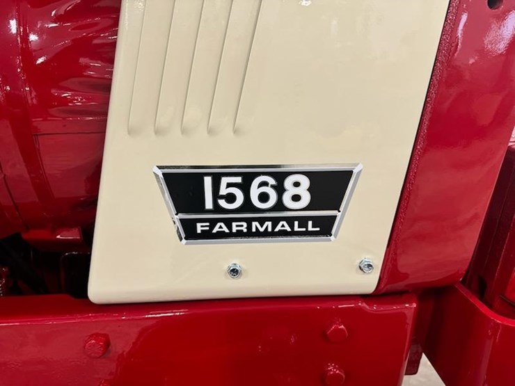 tag-#-,-1974-ih-1568-v8-diesel-tractor*-image-3