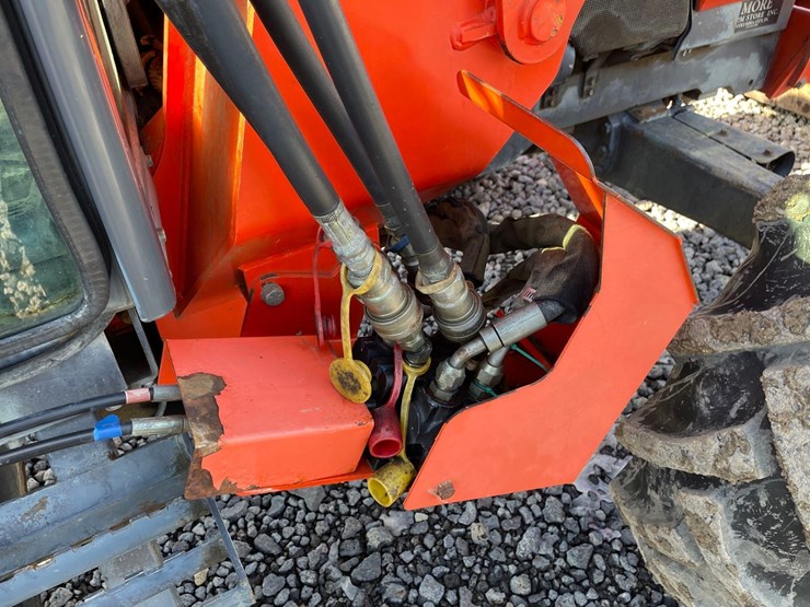 2003-kubota-m9000dtc-image-15