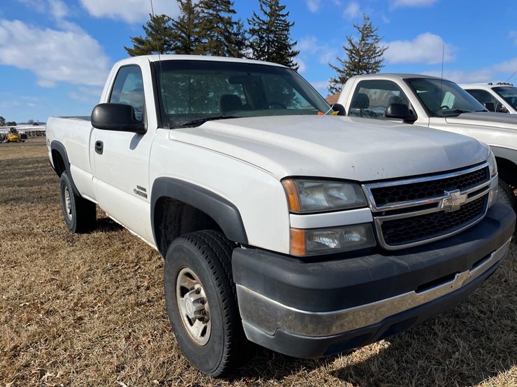 2007-chevrolet-3500-image-12