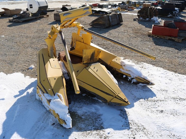 new-holland-824-image-4