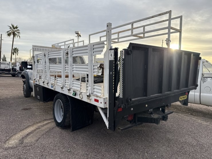 2016-ford-f550-image-8