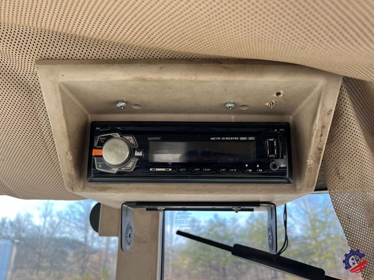 john-deere-6405-image-34