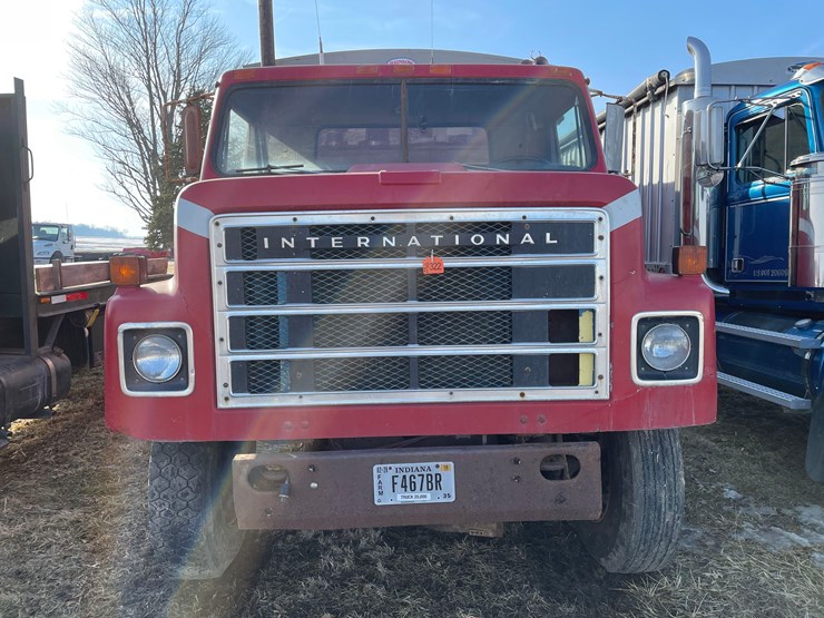 tag-#322,-1978-ih-grain-truck-image-22