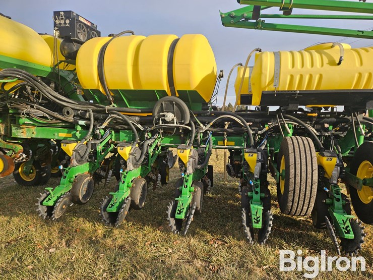 2009-john-deere-1770nt-image-14