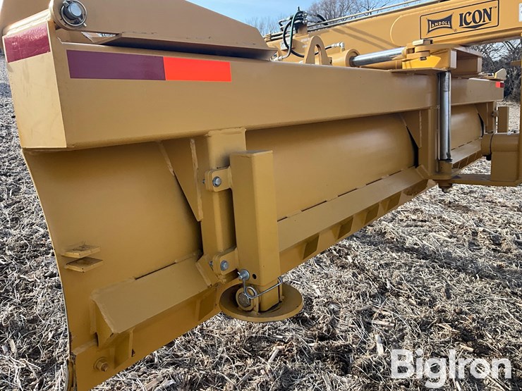 2017-landoll-icon-1632rs-pull-type-rear-steer-grader/blade-image-19