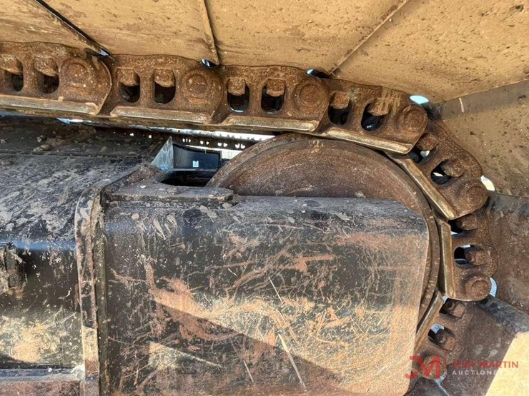 2019-caterpillar-320-image-8