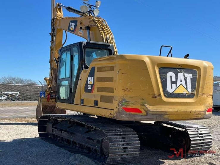 2019-caterpillar-320-image-1