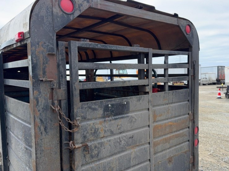 16'-gooseneck-livestock-trailer,-tandem-axle-image-15