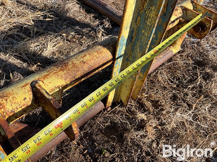 3-pt-heavy-duty-bale-carrier-image-15