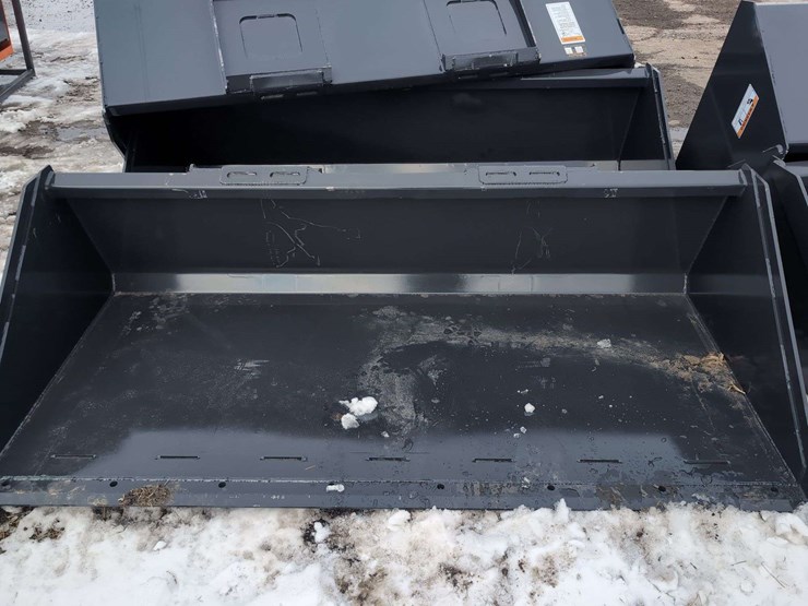 (1)-wolverine-78"-skid-steer-track-duty-bucket-tdb-11-78w-image-2