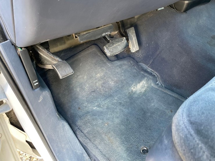 2001-ford-f250-image-14