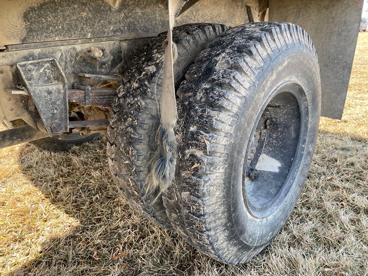 1976-chevrolet-c65-image-9