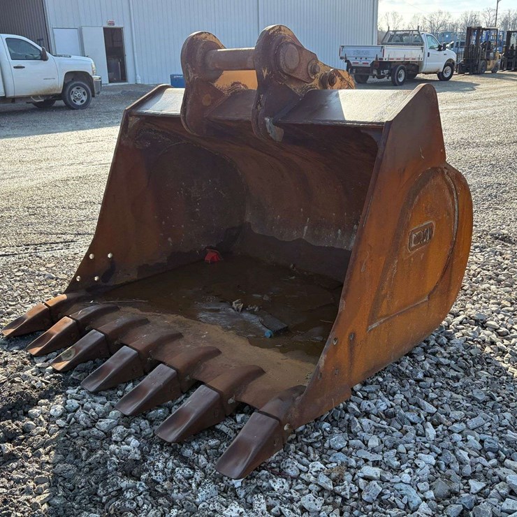 KENCO 336 72" Excavator Bucket with Teeth