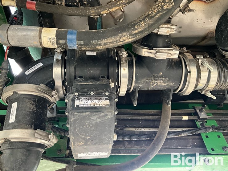 2022-john-deere-412r-image-18